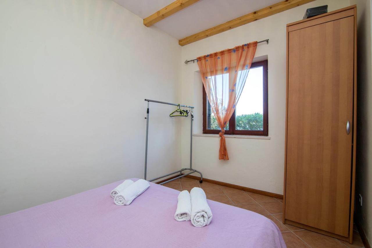 Apartments Luka Uble Екстер'єр фото